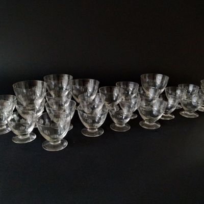 Suite de vingt six verres, époque Art Déco Comprenant quatre… - Photo 1