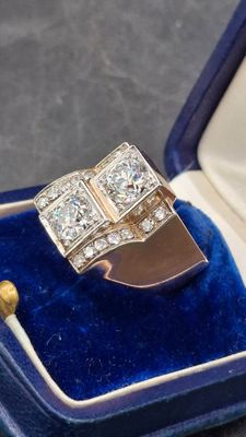 Bague tank ornée de deux diamants taille ancienne disposés e… - Photo 1