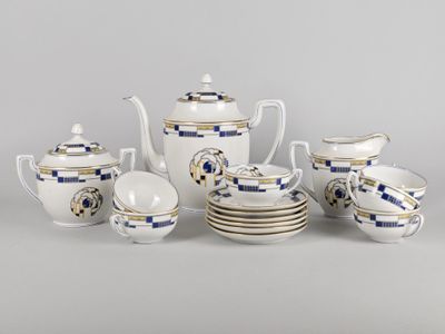 an image of a group of blue and white dishes and cups