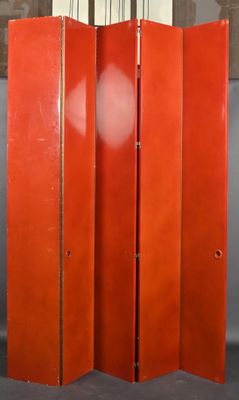 a room divider with a red color in the middle
