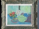 une peinture représentant une théière et un bol de nourriture posés sur une table