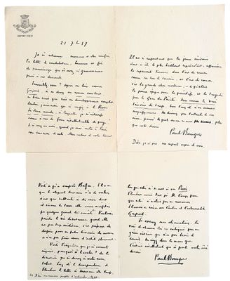 un gros plan d'un morceau de papier sur lequel on a écrit
