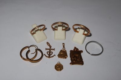 a lot of different rings and rings that are on a table
