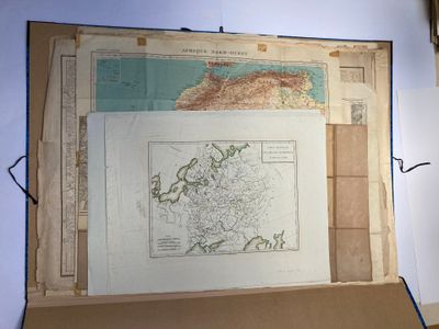 une image représentant une boîte sur laquelle figure une carte