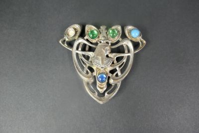 Boucle de ceinture en métal argenté à décor de profil d'Egyp…