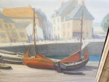 une peinture sur le mur d'un immeuble représentant des bateaux sur l'eau