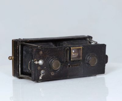 MURER & DURONI, Milan. Appareil photo stereo folding à tende…