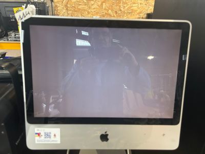 1 Ordinateur MAC (manque mot de passe) N°W8809DN2ZE2