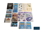 beaucoup de jeux et de livres sur la table