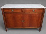 un buffet ancien en noyer et marbre, doté de deux tiroirs et de deux portes