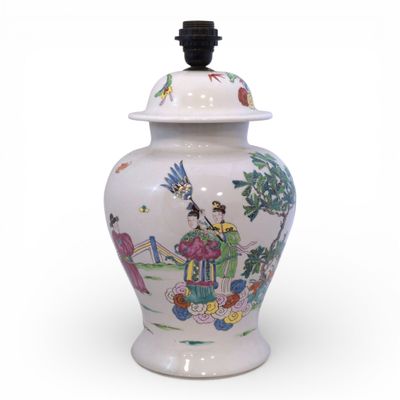 CHINE Potiche couverte en porcelaine à décor polychrome, for…