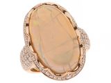 une bague en oplite et diamants