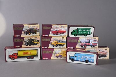 CORGI, Collection HERITAGE. Dans un carton, ensemble de 10 p…