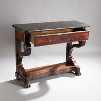 Importante console en acajou et placage d’acajou ouvrant par… (photo 2)