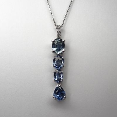 Pendentif gouttes d'eau serti de 3 saphirs ovales et 1 saphi…