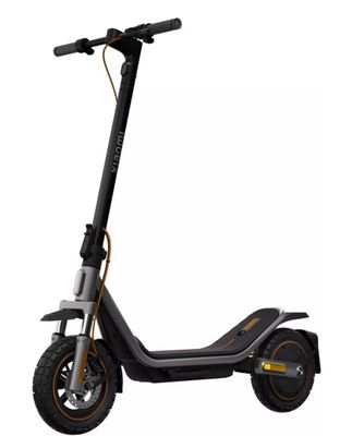 une image d'une trottinette électrique sur fond blanc