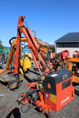 Epareuse Khun T 4734M Année 2003