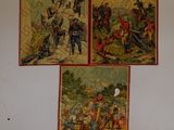 trois photos d'un tableau représentant une bataille sur un mur blanc