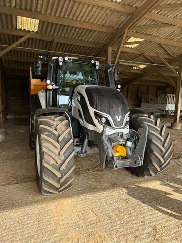 Tracteur agricole Valtra T175, 1ère mise en circulation le 29-10-...