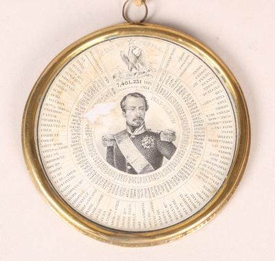 la photo d'une photo représentant un homme en uniforme sur une médaille