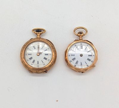 deux montres de poche en or avec chiffres romains et chiffres romains