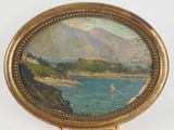 une image représentant un tableau où l'on voit un bateau sur un plan d'eau, avec des montagnes en arrière-plan