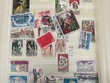 un livre avec beaucoup de timbres