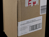 une boîte en carton sur laquelle figure un code-barres