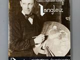 une vieille photo d'un homme tenant un pinceau et une palette