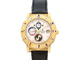 une image d'une montre en gros plan sur fond blanc