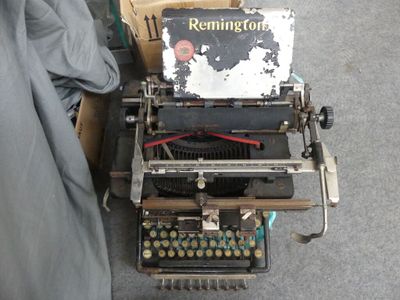Machine à écrire REMINGTON (en l'état)