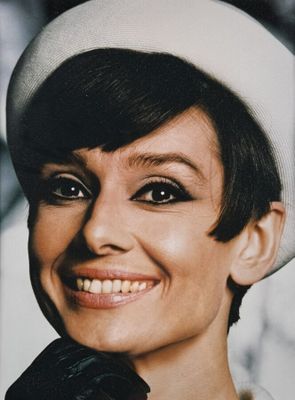 Douglas Kirkland Audrey Hepburn habillée en Hubert de Givenc…