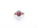 une bague à rubis et diamants