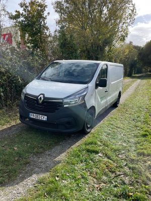 RENAULT Trafic 3 Immatriculation : FR-083-CY - Photo 1