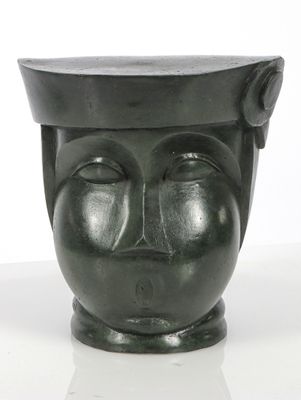 Serge ARAMOFF (1881-1970). Tête à la coiffure stylisée.