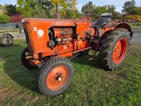 Tracteur agricole VENDEUVRE. Modèle DD 500.