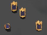 trois boucles d'oreilles en or et en lapis-lazuli, ainsi qu'une bague
