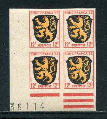 quatre timbres différents représentant des lions sur fond noir