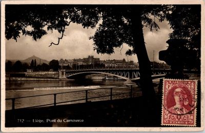 une carte postale représentant un pont enjambant une rivière