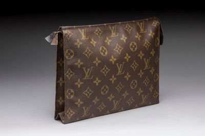 louis vuitton clutch bag in monogram canvas