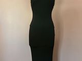 une robe noire sur un mannequin mannequin mannequin mannequin mannequin mannequin mannequin mannequin mannequin mannequin