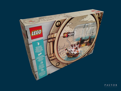 une boîte sur laquelle figure l'image d'un bateau