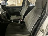 l'intérieur de la voiture est propre et prêt à l'emploi