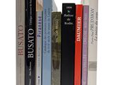 plusieurs livres empilés les uns sur les autres