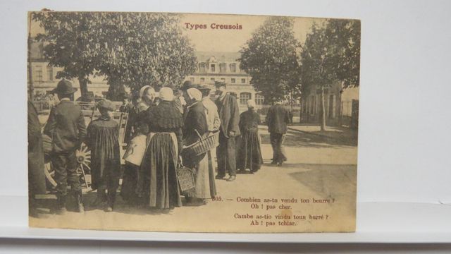 Guéret : Types Creusois. (Avenue de la République), AAA 305. B.E....