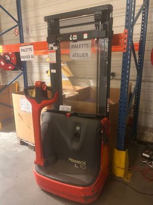 Gerbeur FENWICK L10 + chargeur - Photo 1