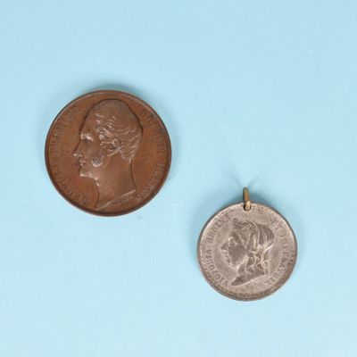 - 1 médaille commémorative Léopold Premier Roi des Belges, o…