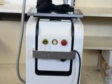 l'image d'une machine installée dans une pièce