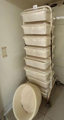 Chariot de bac à bassine à farine