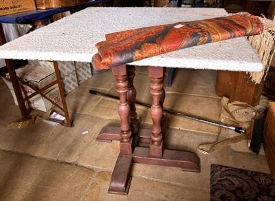 Table carrée de bistrot